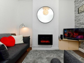 Pass the Keys Perfectly located 3 bed home close to the City